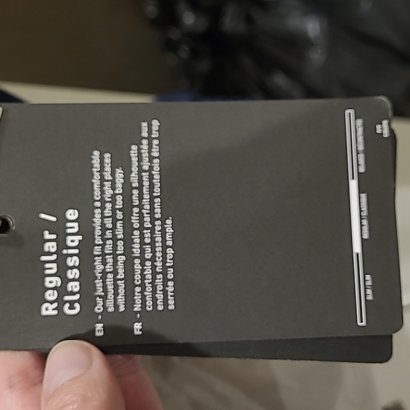 Mens large Burton shell jacket. New - Picture 10 of 11